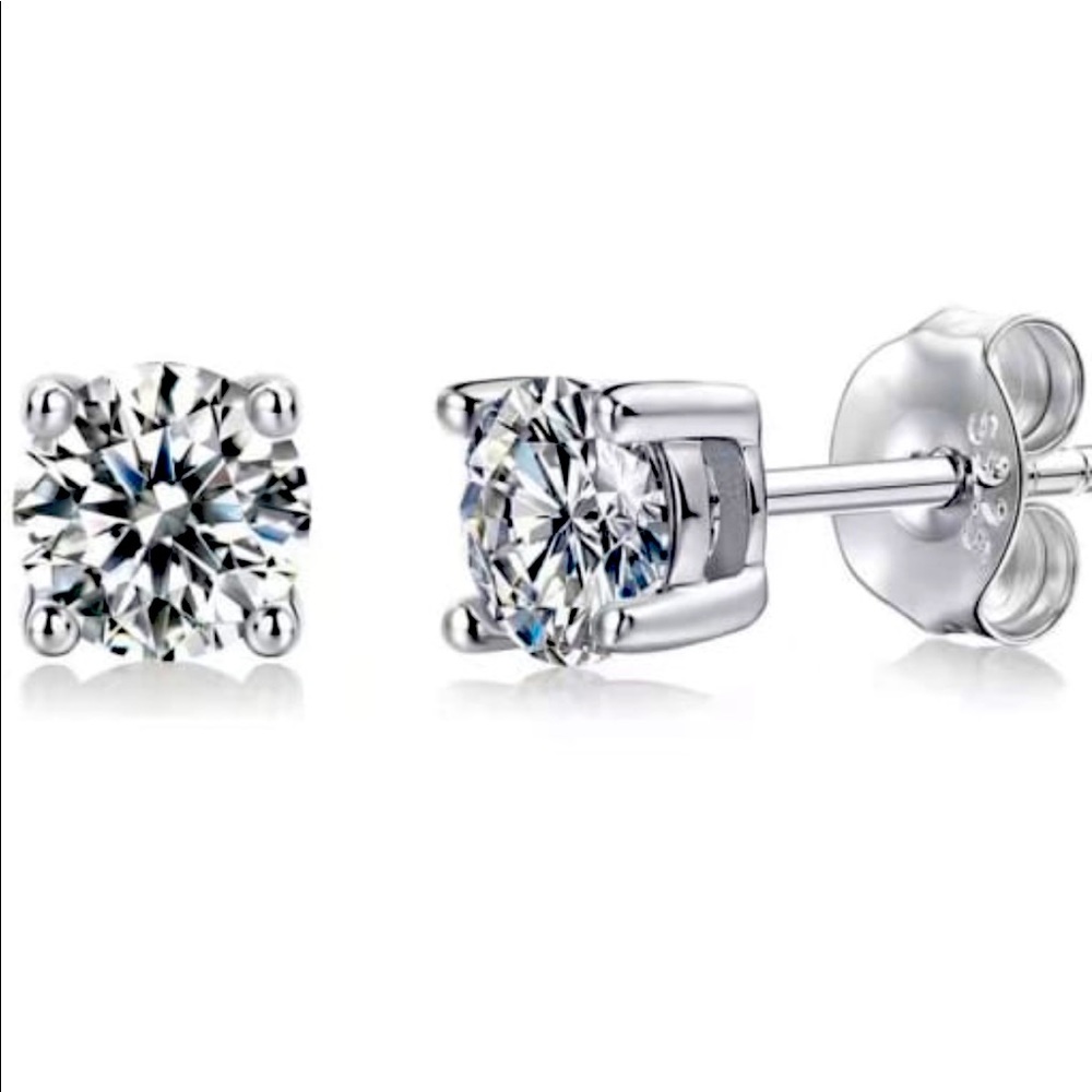 NEW- Moissanaite Studs❤️